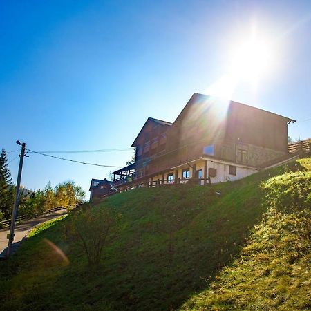 Georgiy Hotel Oryavchyk Bagian luar foto